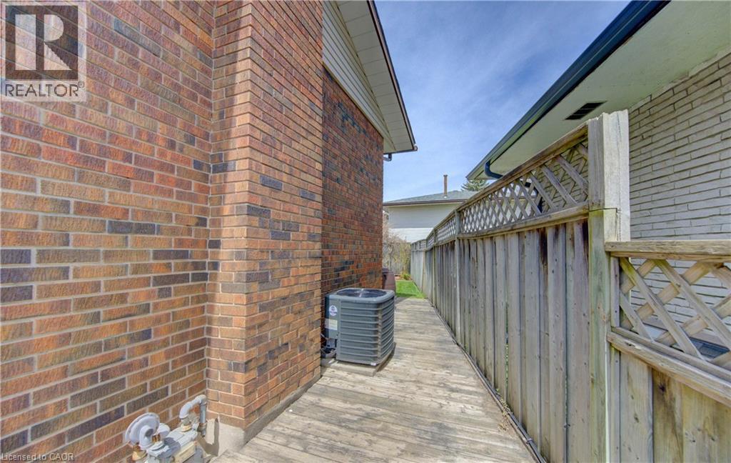 10 Bosworth Crescent, Kitchener, ON - Outdoor With Exterior