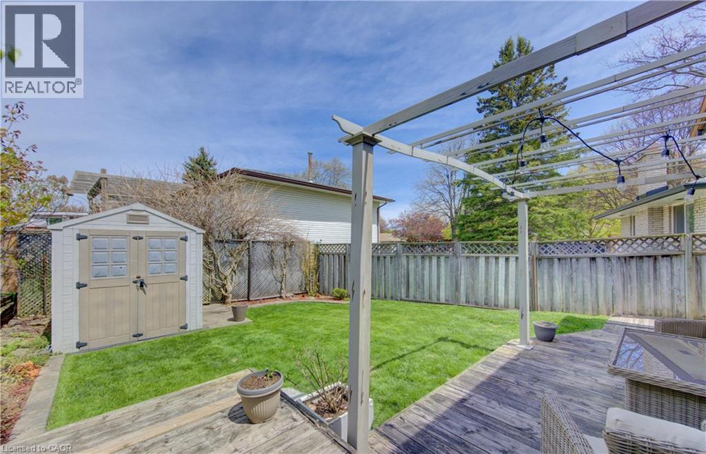 10 Bosworth Crescent, Kitchener, ON - Outdoor