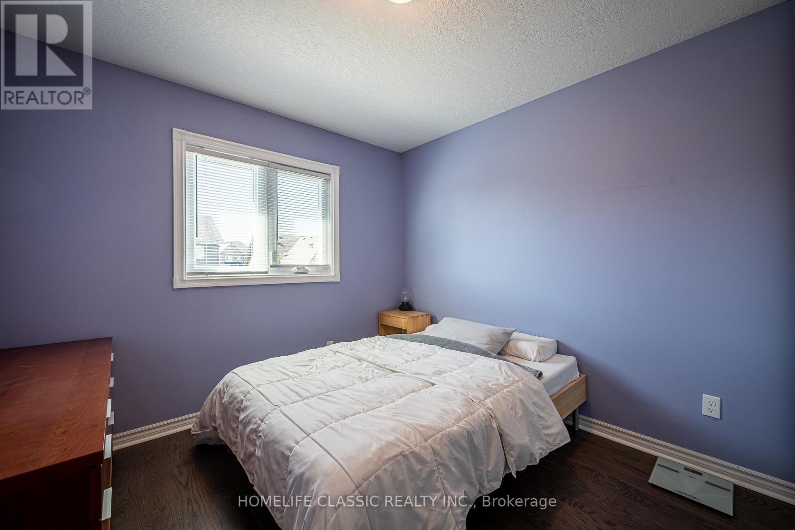5 Irwin Crescent, New Tecumseth, ON - Indoor Photo Showing Bedroom