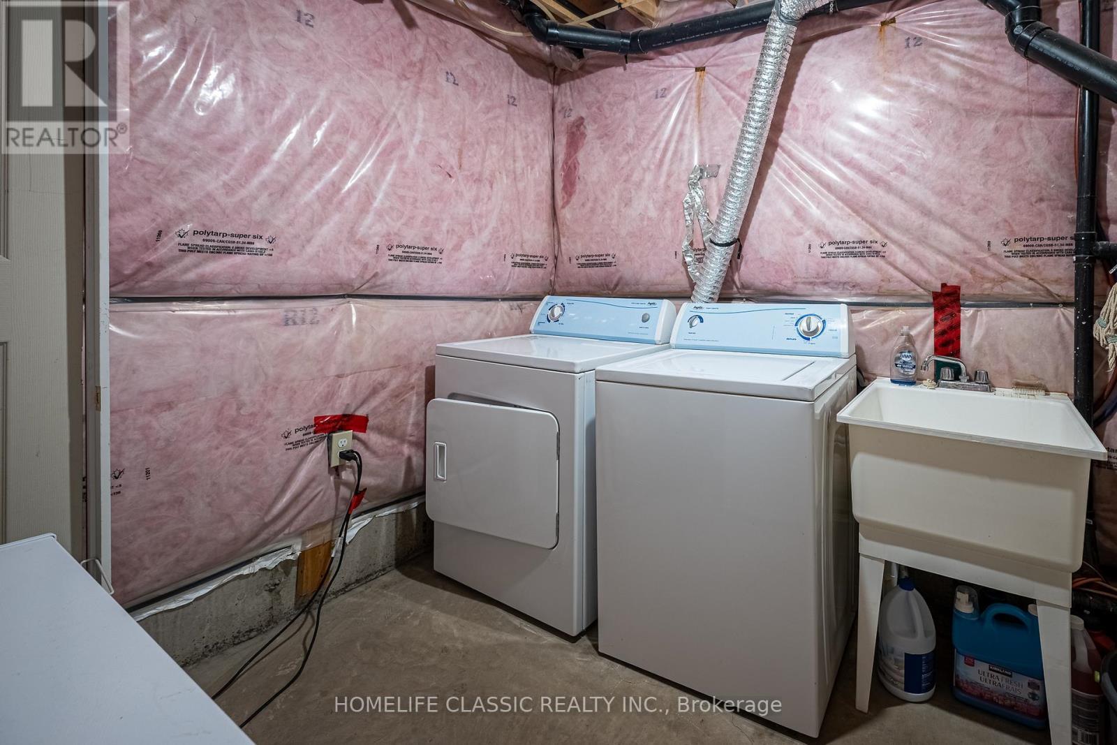 5 Irwin Crescent, New Tecumseth, ON - Indoor Photo Showing Laundry Room