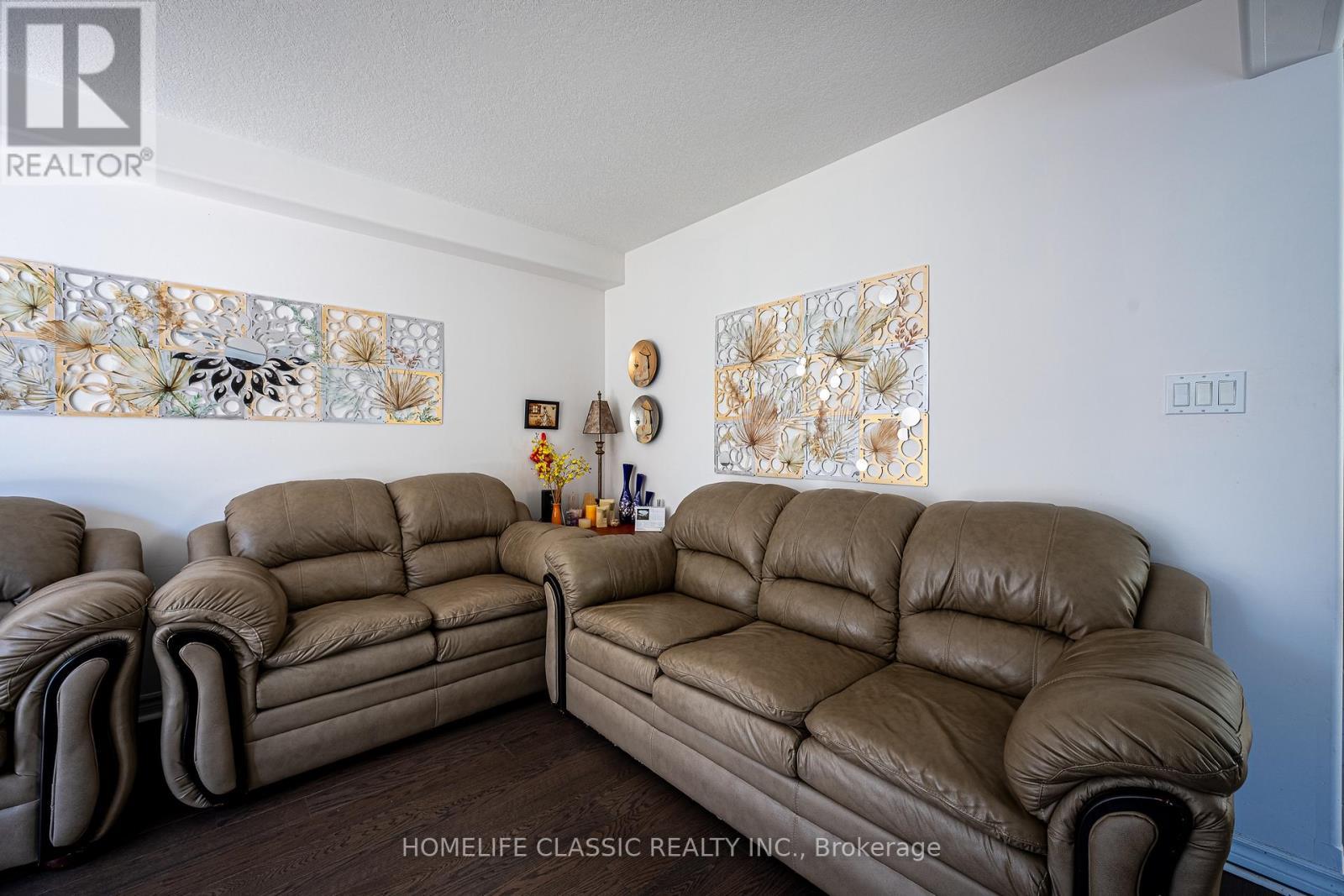5 Irwin Crescent, New Tecumseth, ON - Indoor Photo Showing Living Room