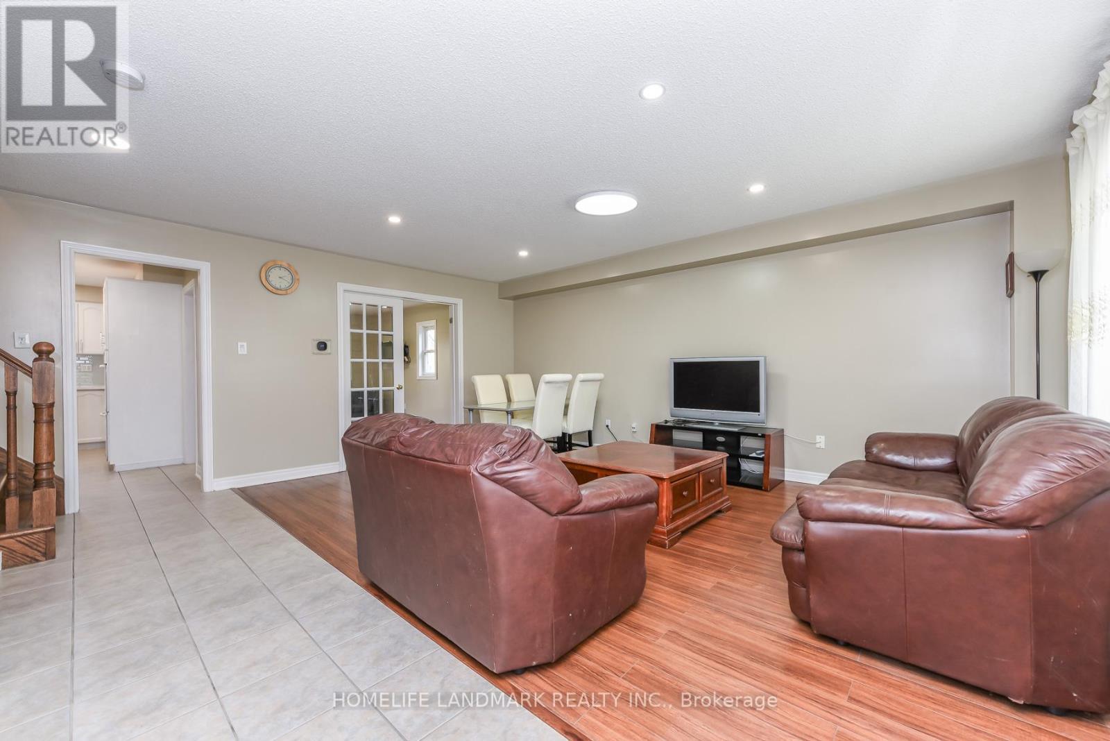 1153 Ogden Avenue, Mississauga, ON - Indoor