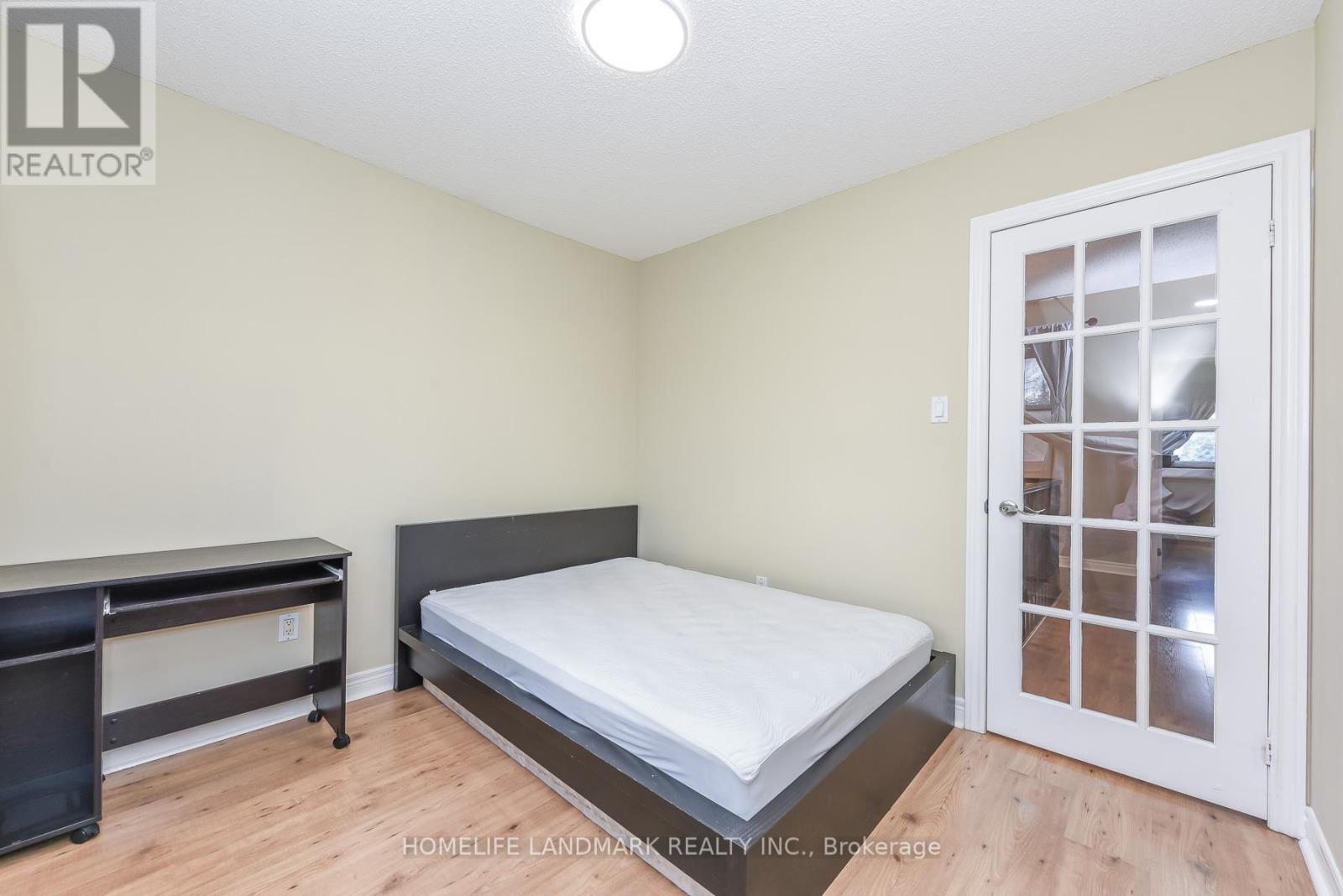 1153 Ogden Avenue, Mississauga, ON - Indoor Photo Showing Bedroom