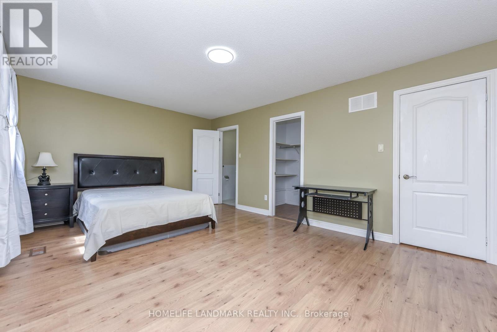1153 Ogden Avenue, Mississauga, ON - Indoor Photo Showing Bedroom