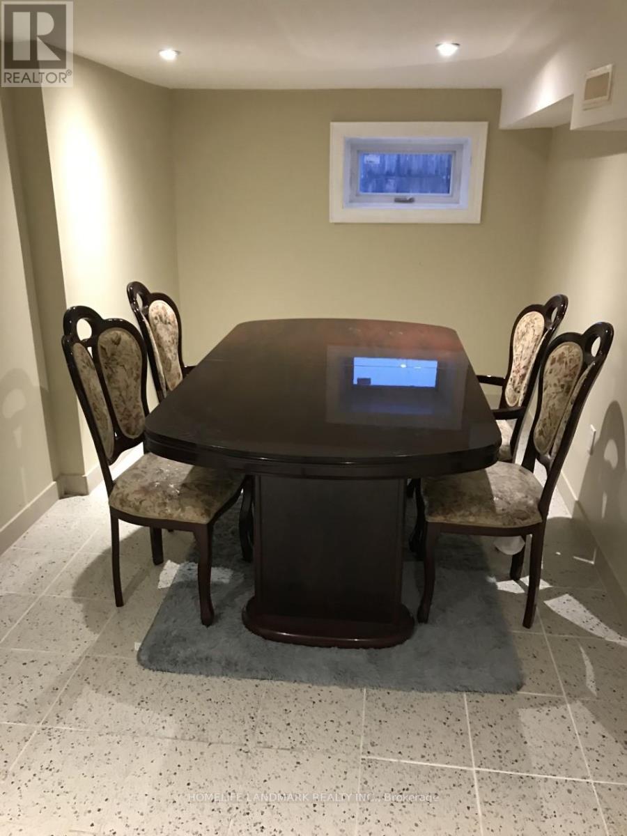 1153 Ogden Avenue, Mississauga, ON - Indoor