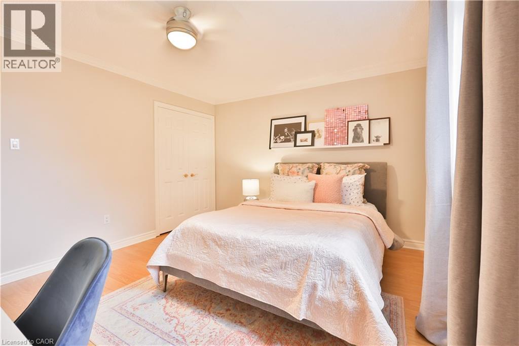 431 Naomi Crescent, Mississauga, ON - Indoor Photo Showing Bedroom