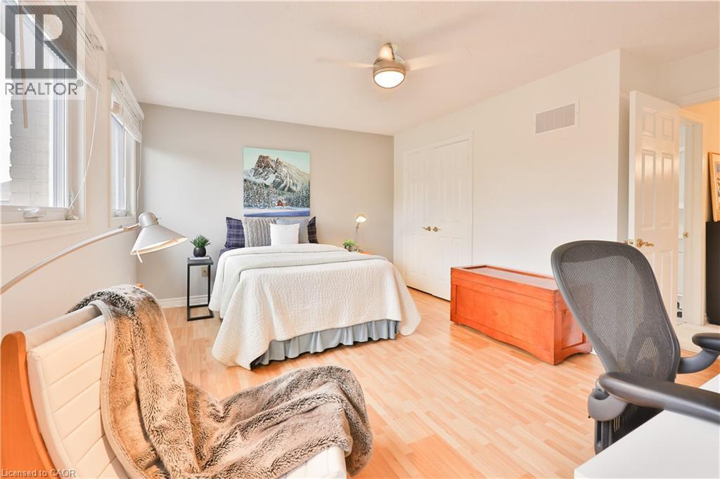 431 Naomi Crescent, Mississauga, ON - Indoor Photo Showing Bedroom