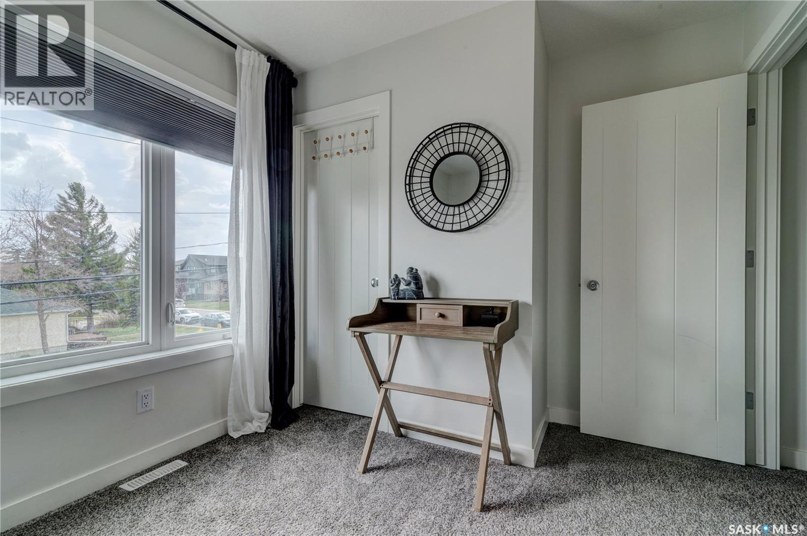 6224 8Th Avenue, Regina, SK - Indoor