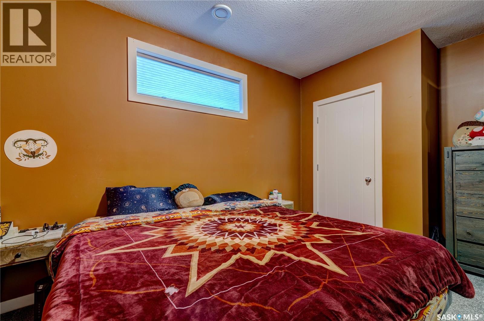 6224 8Th Avenue, Regina, SK - Indoor Photo Showing Bedroom