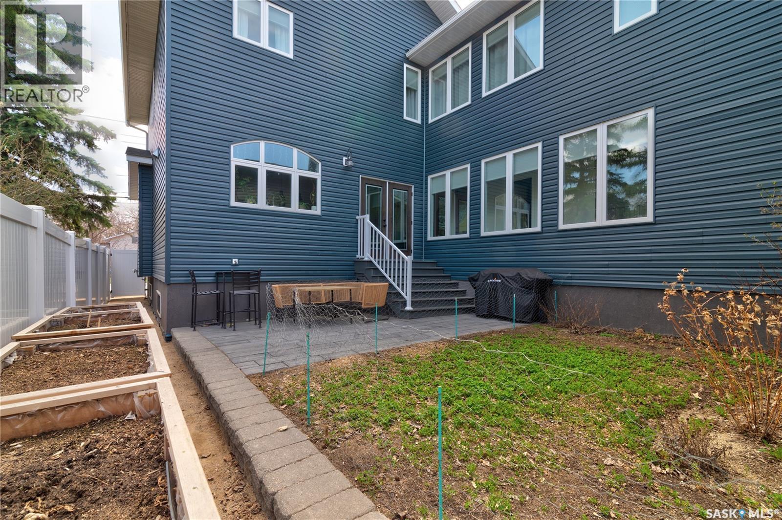 6224 8Th Avenue, Regina, SK - Outdoor