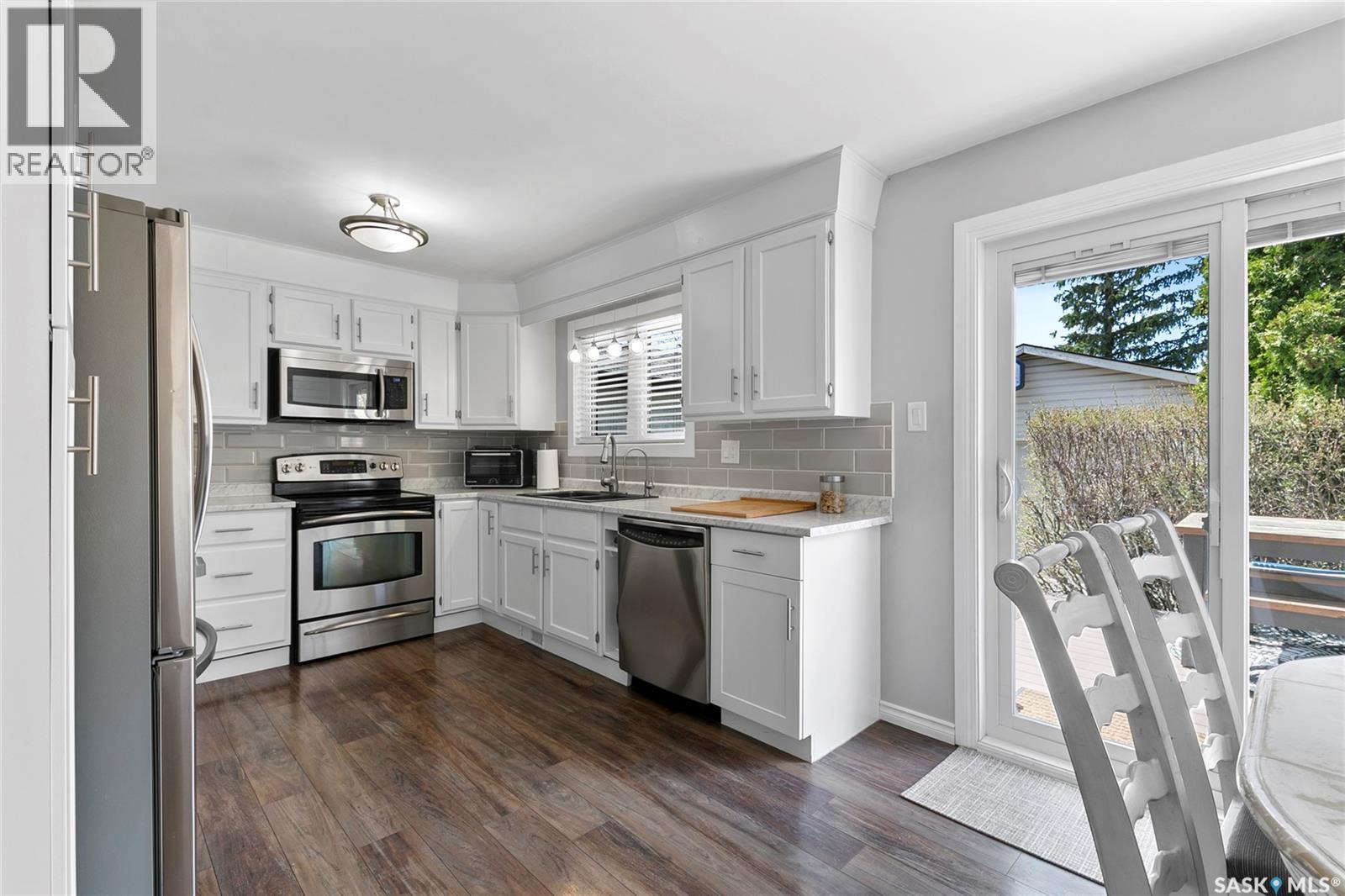 1206 Flexman Crescent N, Regina, SK - Indoor Photo Showing Kitchen