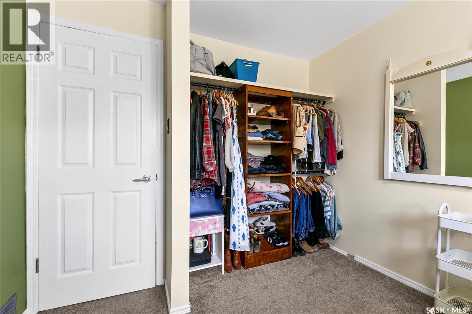 1206 Flexman Crescent N, Regina, SK - Indoor