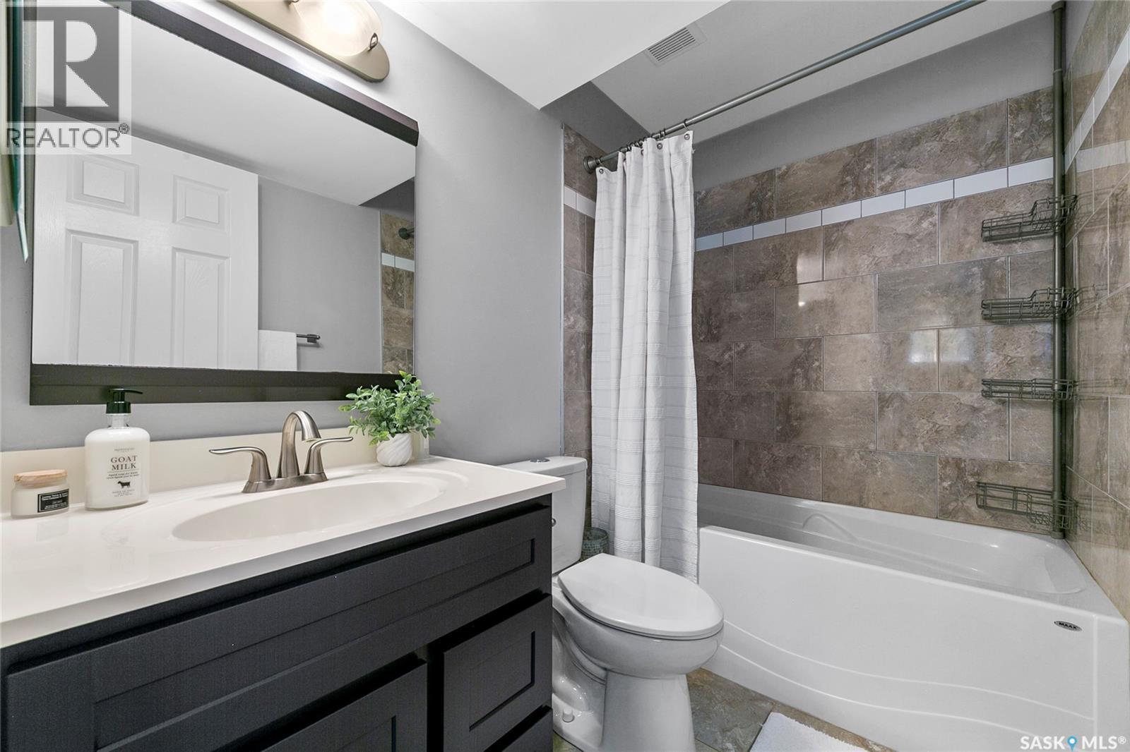 1206 Flexman Crescent N, Regina, SK - Indoor Photo Showing Bathroom