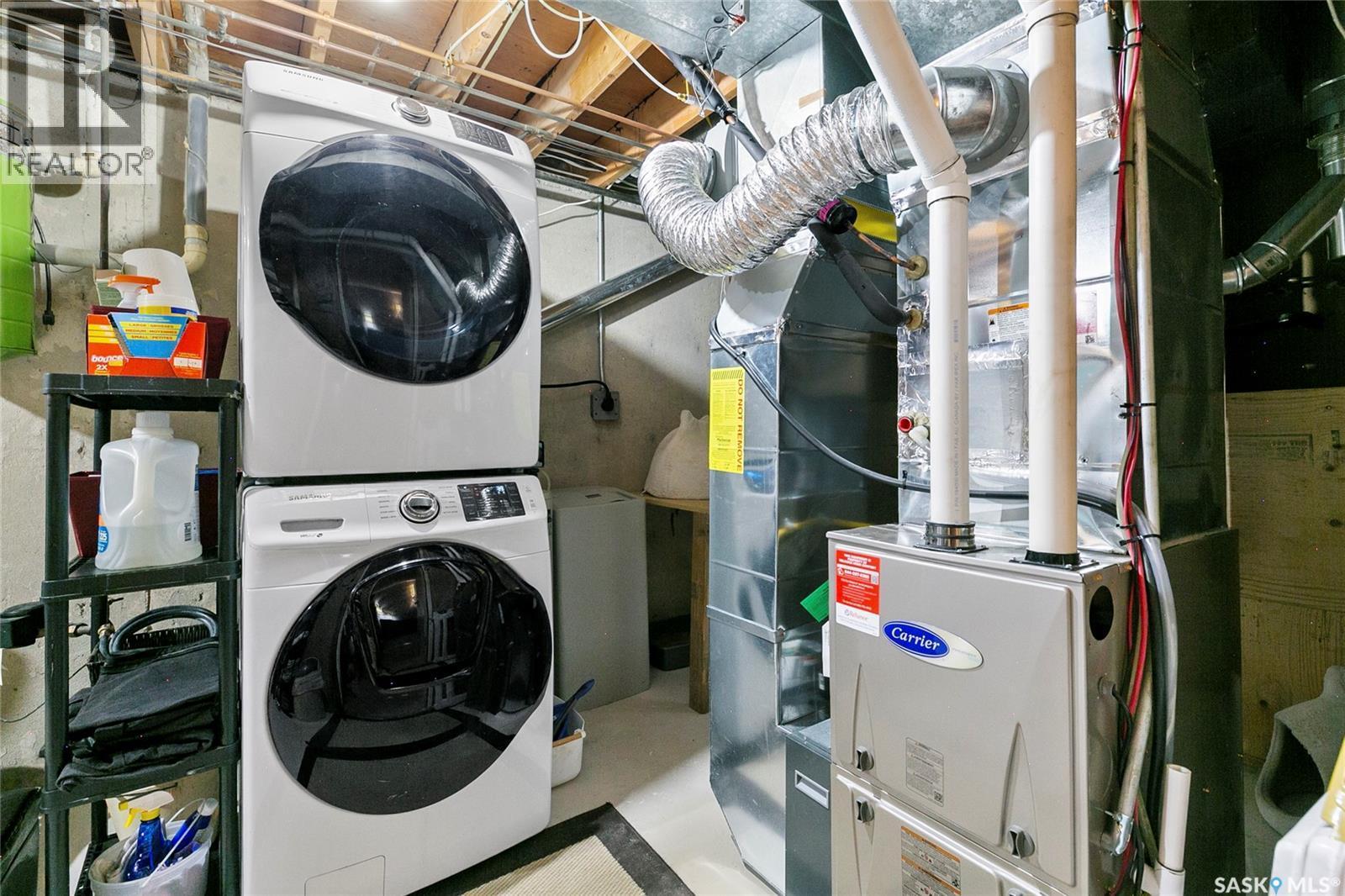 1206 Flexman Crescent N, Regina, SK - Indoor Photo Showing Laundry Room