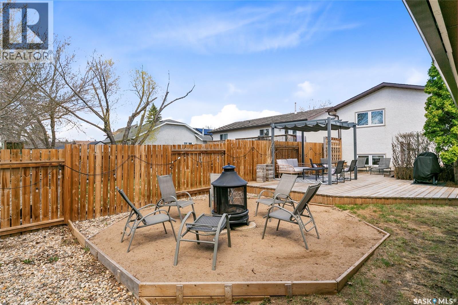 1206 Flexman Crescent N, Regina, SK - Outdoor With Deck Patio Veranda