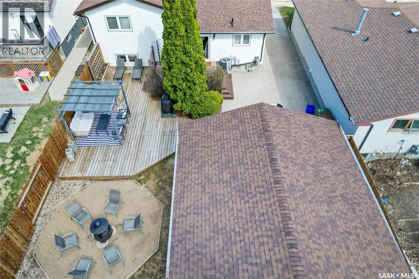1206 Flexman Crescent N, Regina, SK - Outdoor