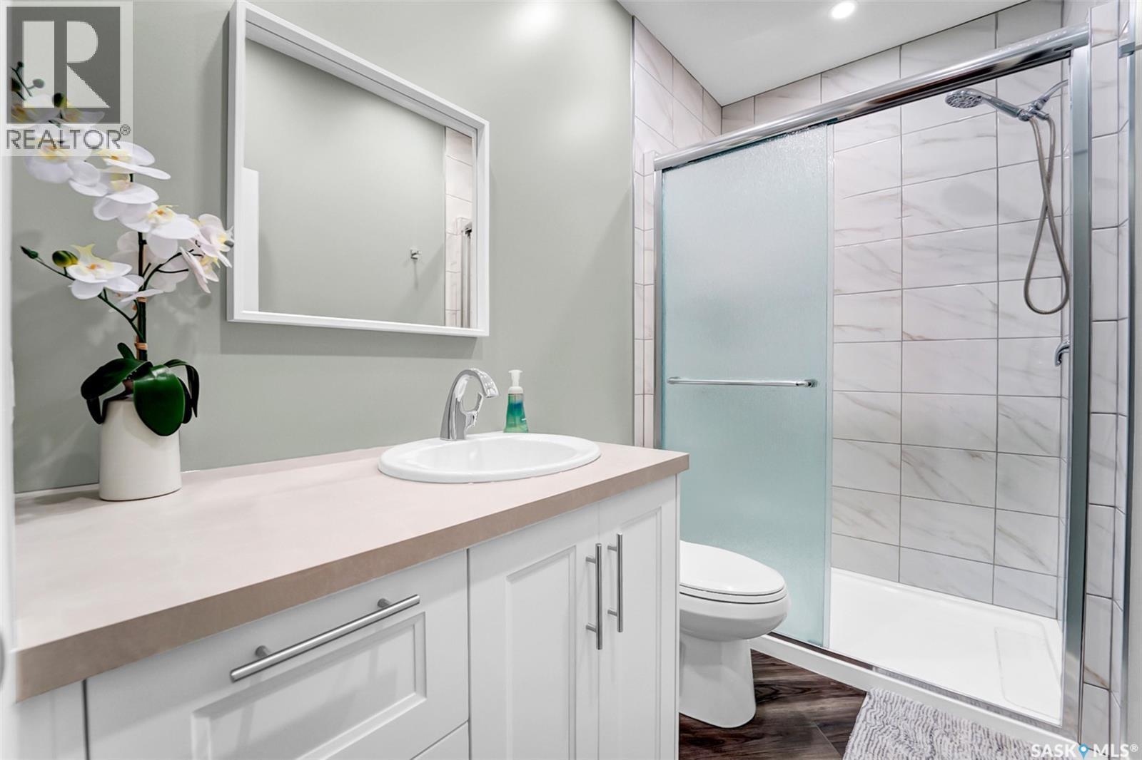 303 Brookmore Crescent, Saskatoon, SK - Indoor Photo Showing Bathroom