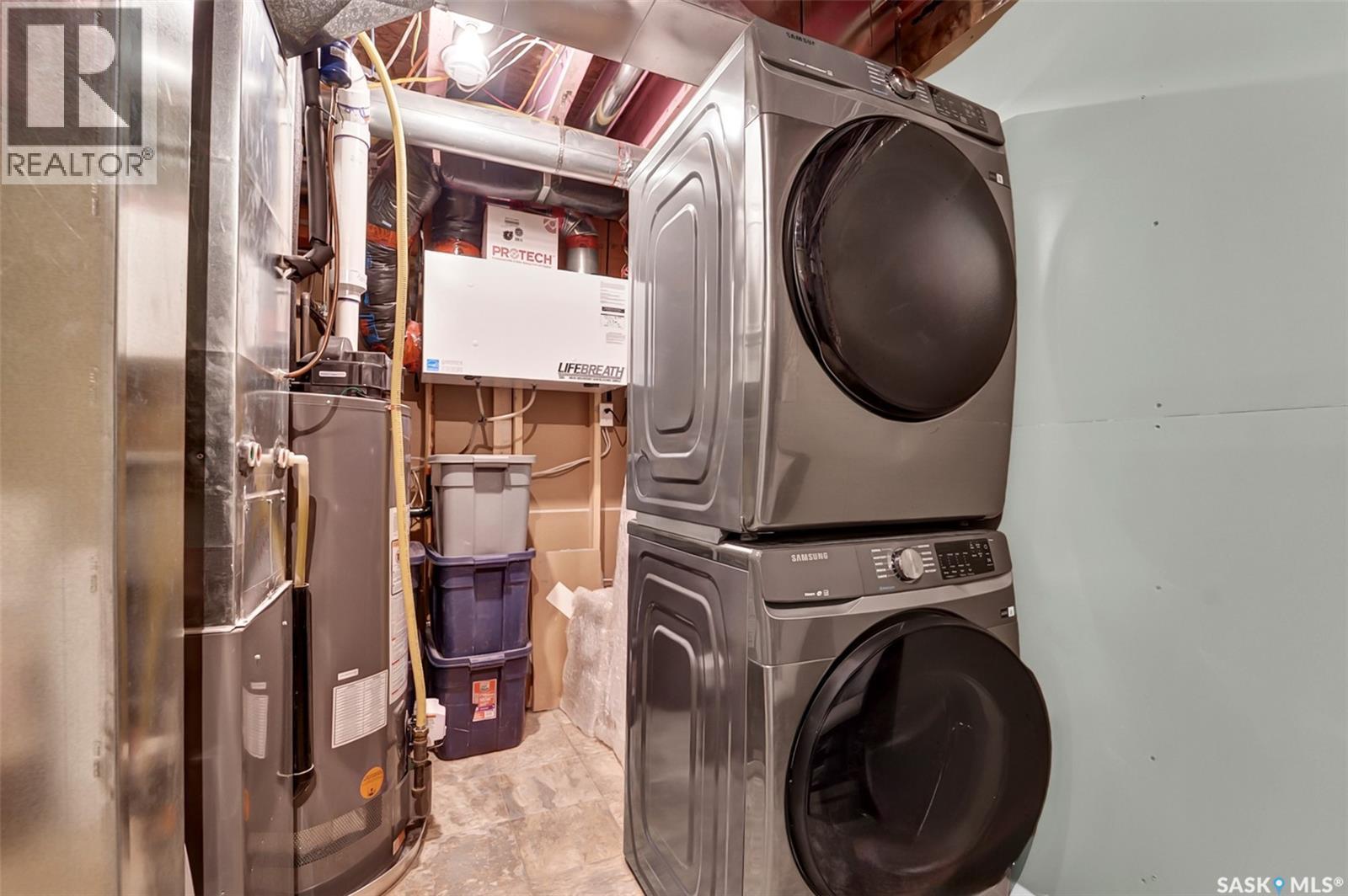 303 Brookmore Crescent, Saskatoon, SK - Indoor Photo Showing Laundry Room