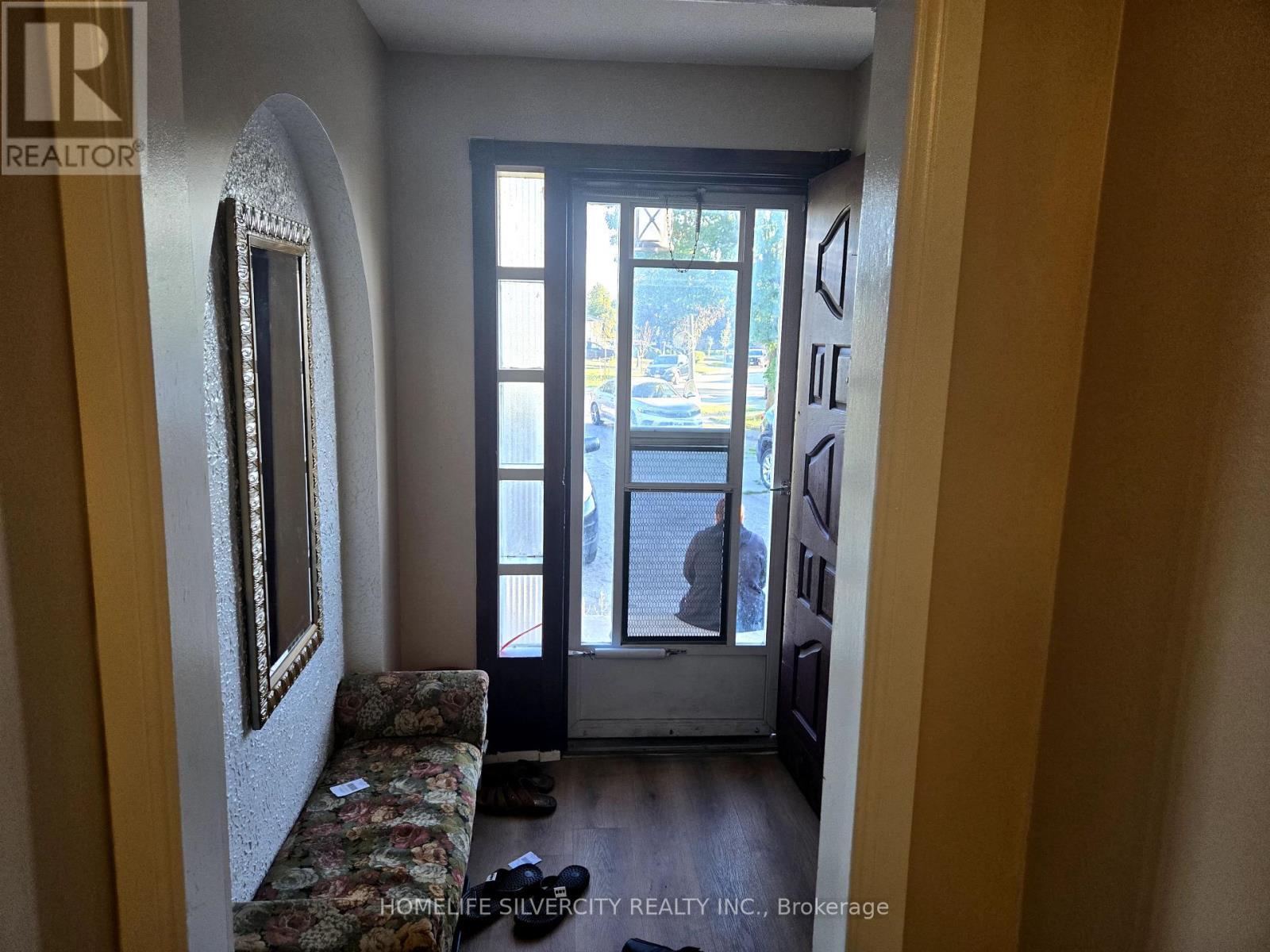 7585 Wrenwood Crescent, Mississauga, ON - Indoor Photo Showing Other Room