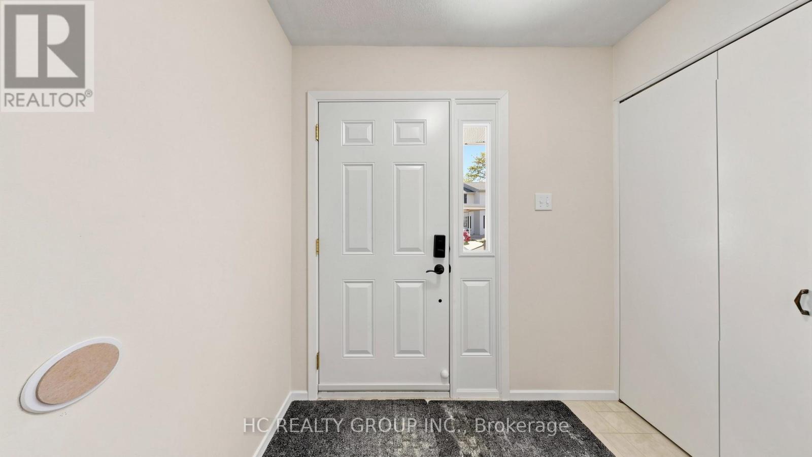 1 - 433 Keats Way, Waterloo, ON - Indoor Photo Showing Other Room