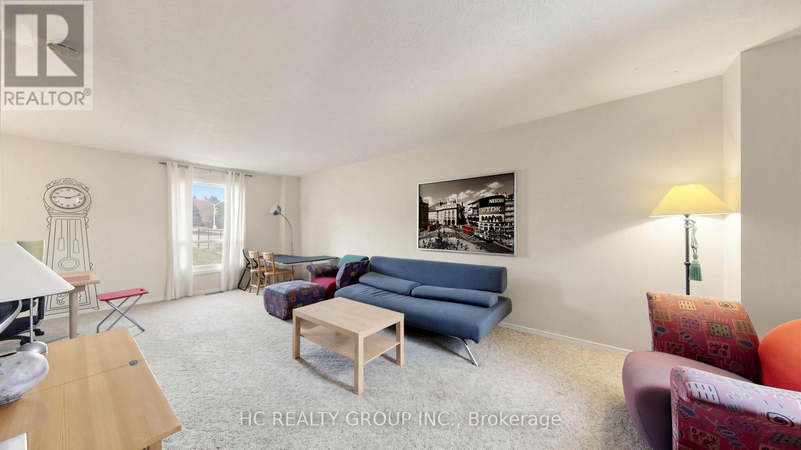 1 - 433 Keats Way, Waterloo, ON - Indoor Photo Showing Living Room