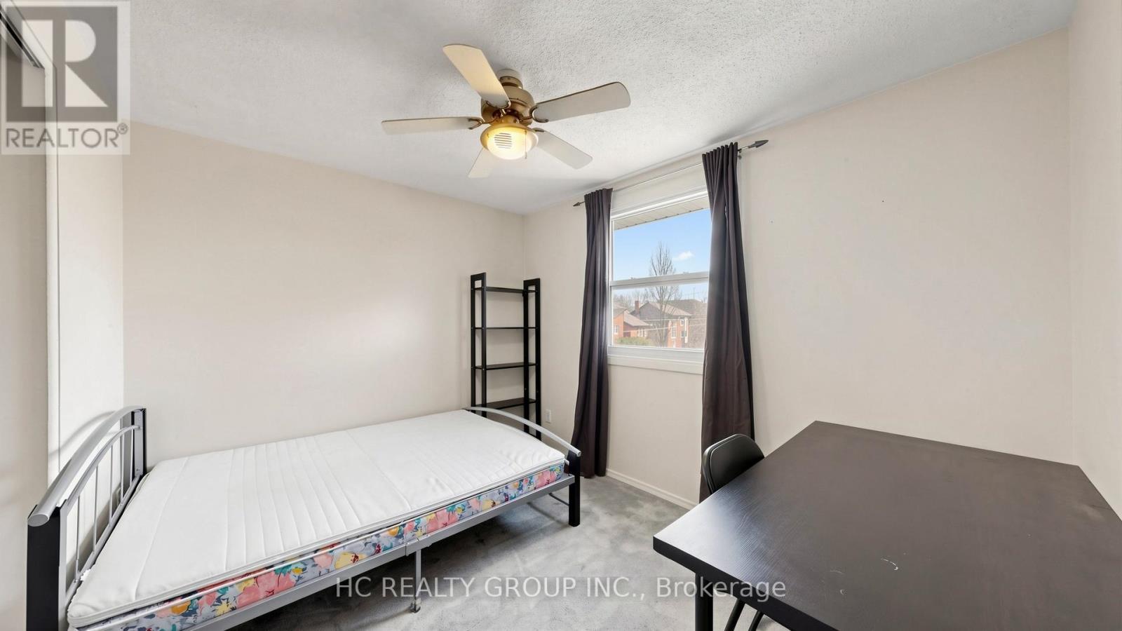 1 - 433 Keats Way, Waterloo, ON - Indoor Photo Showing Bedroom