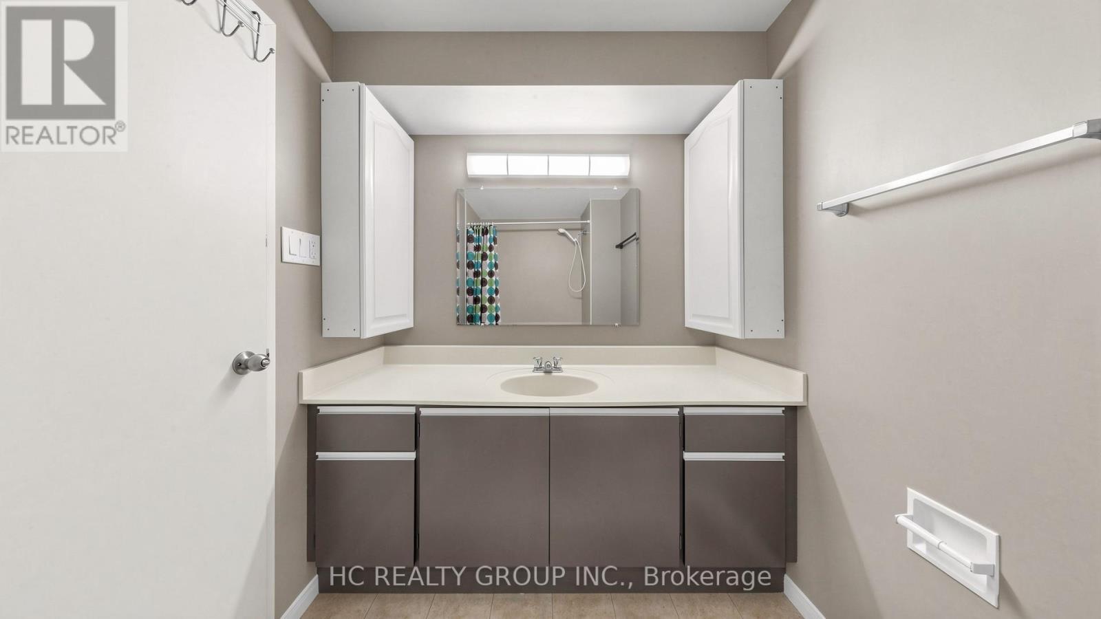 1 - 433 Keats Way, Waterloo, ON - Indoor Photo Showing Bathroom