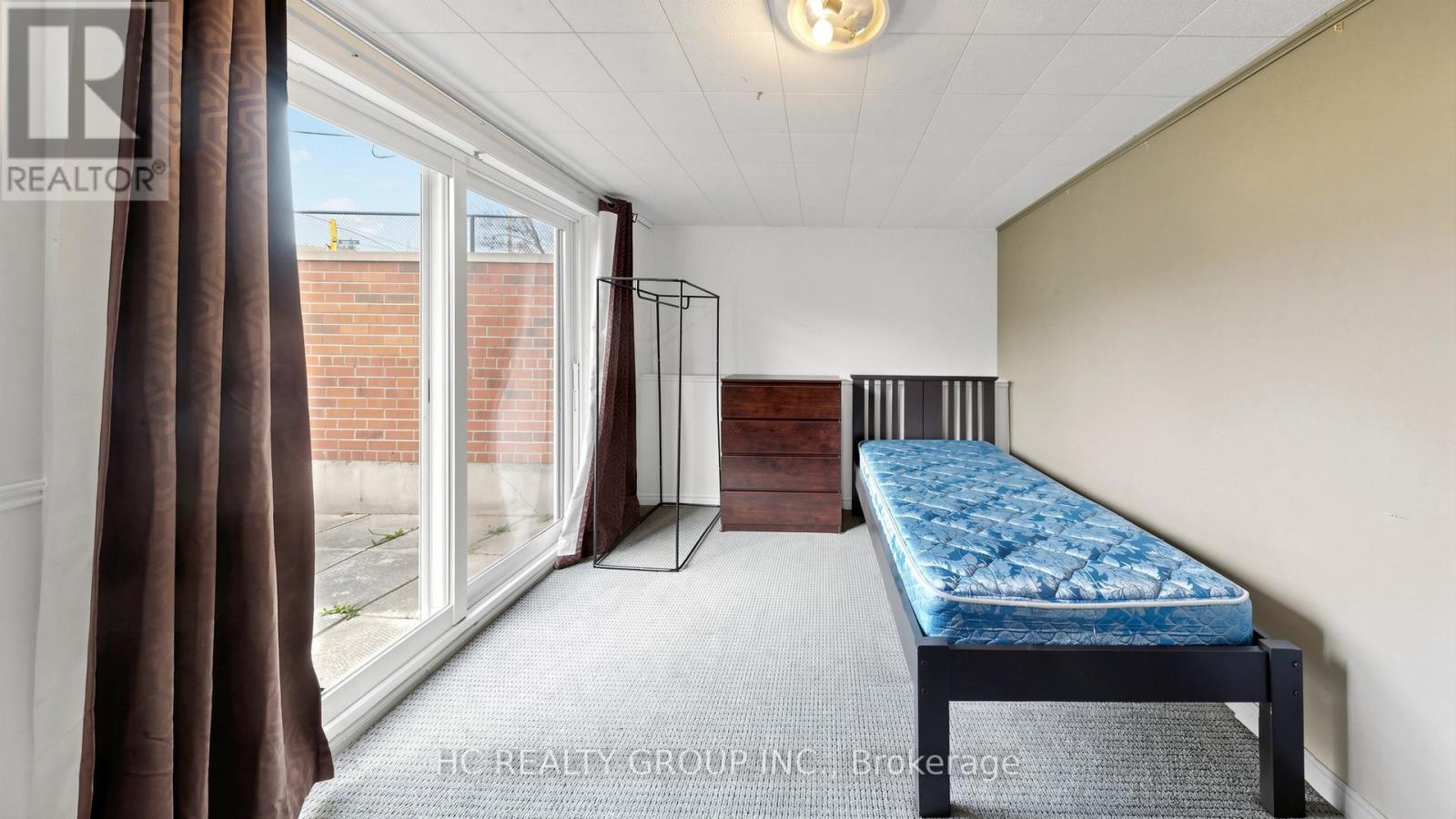 1 - 433 Keats Way, Waterloo, ON - Indoor Photo Showing Other Room
