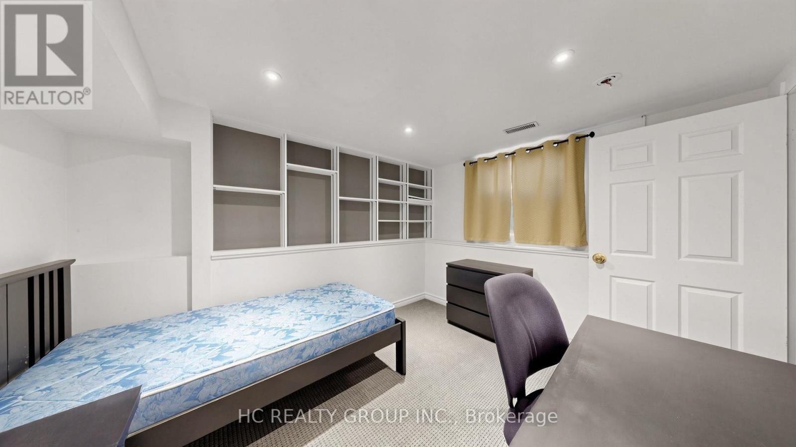 1 - 433 Keats Way, Waterloo, ON - Indoor Photo Showing Bedroom