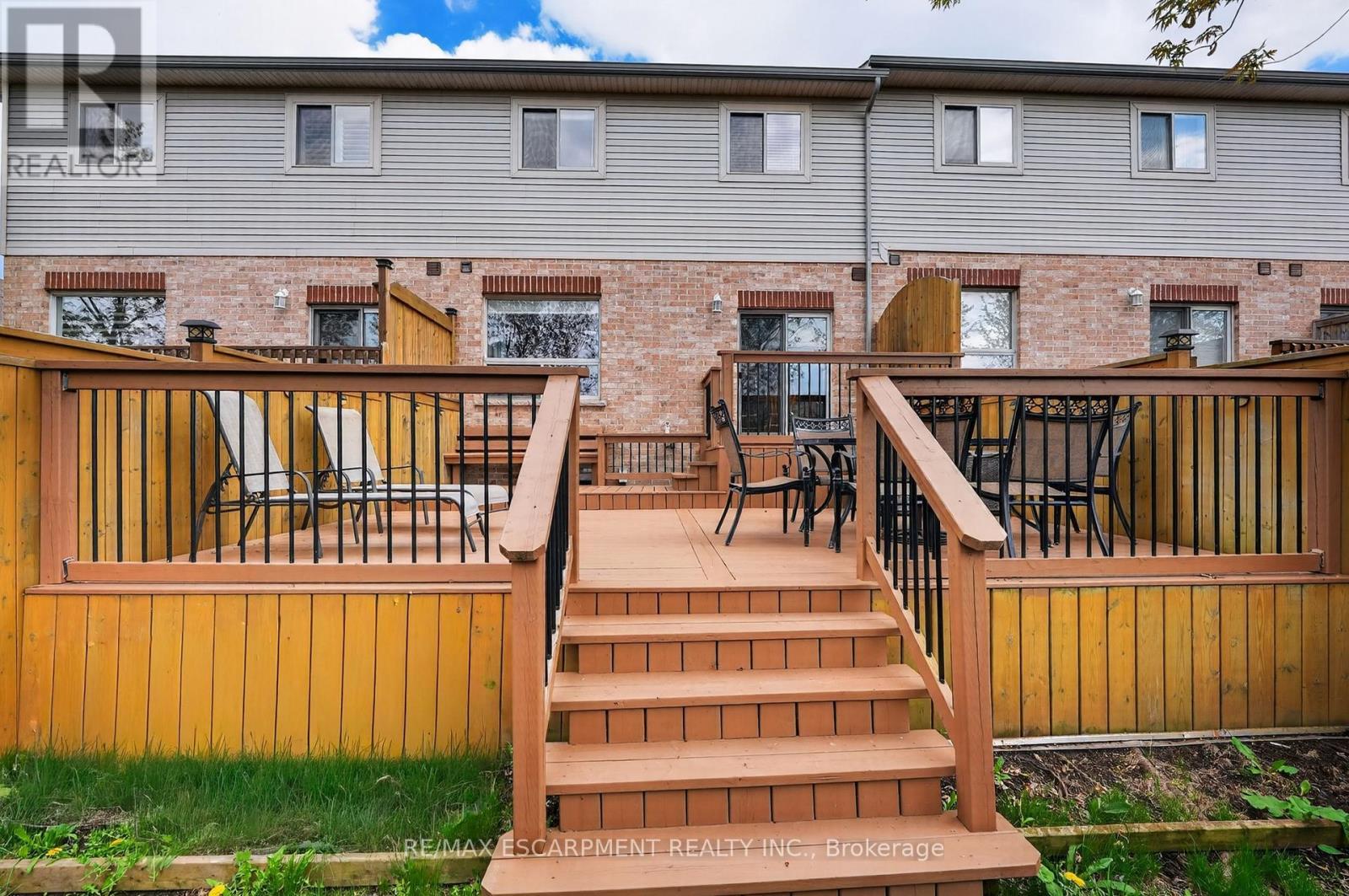 11 - 8 Lakelawn Road, Grimsby, ON - Outdoor With Deck Patio Veranda With Exterior