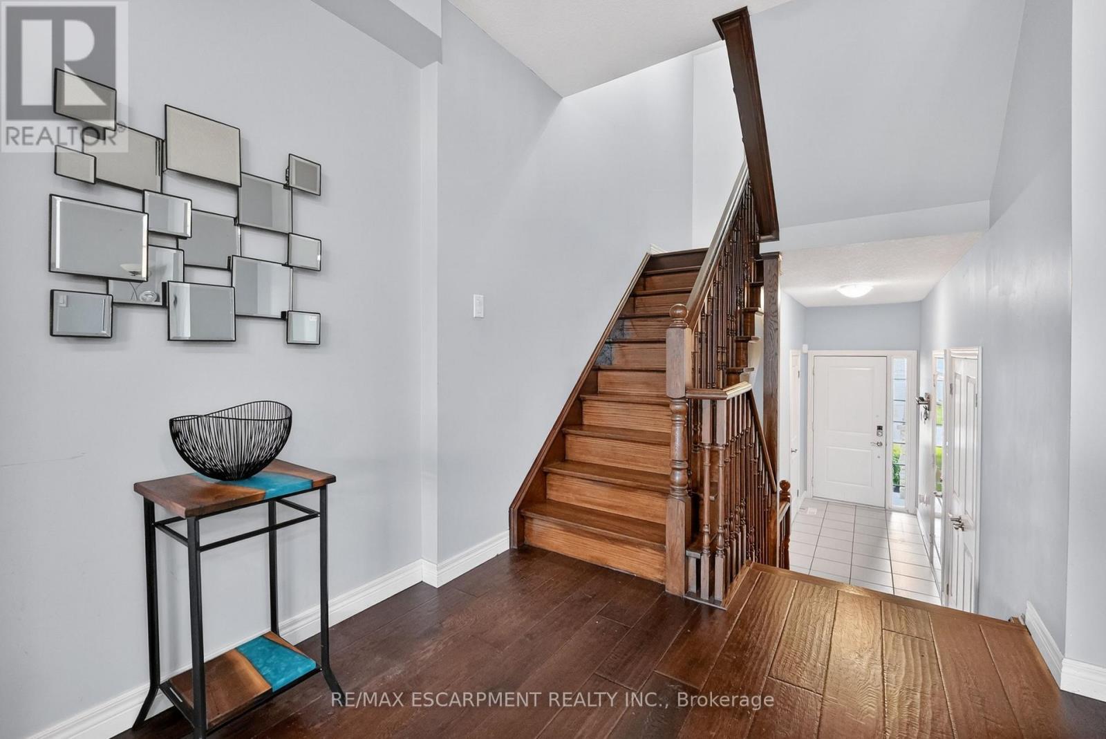 11 - 8 Lakelawn Road, Grimsby, ON - Indoor Photo Showing Other Room