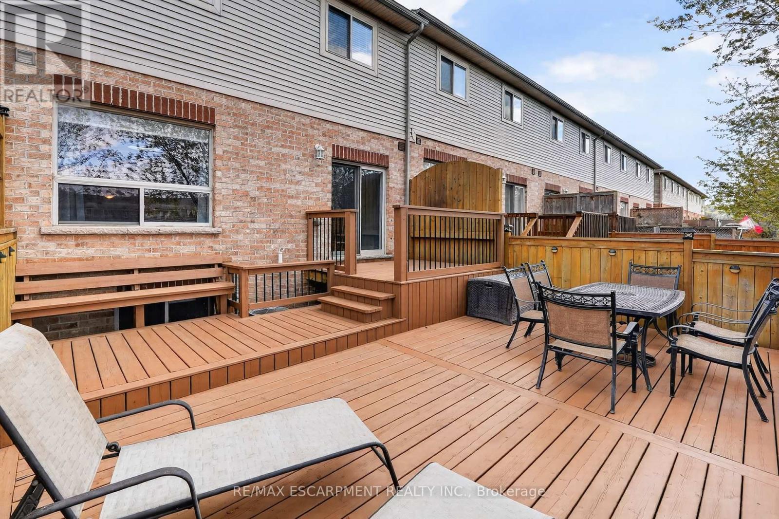11 - 8 Lakelawn Road, Grimsby, ON - Outdoor With Deck Patio Veranda With Exterior