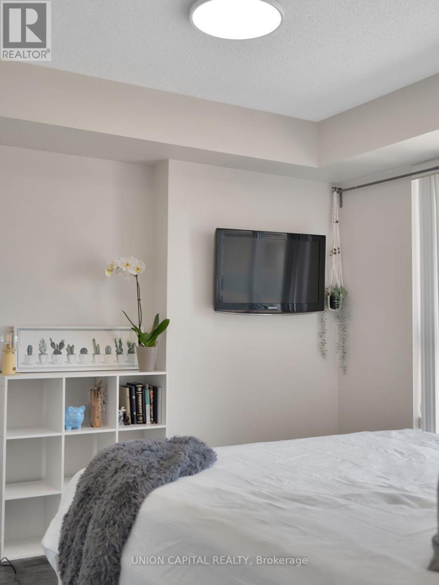 622 - 75 Norman Bethune Avenue E, Richmond Hill, ON - Indoor Photo Showing Bedroom