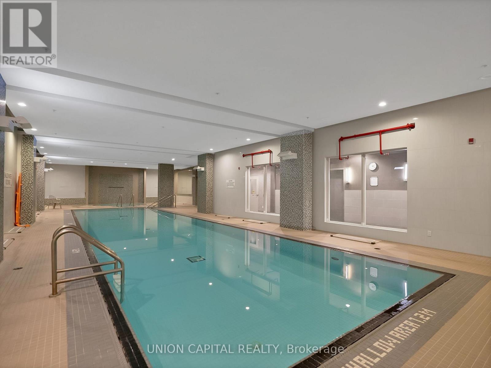 622 - 75 Norman Bethune Avenue E, Richmond Hill, ON - Indoor Photo Showing Other Room With In Ground Pool