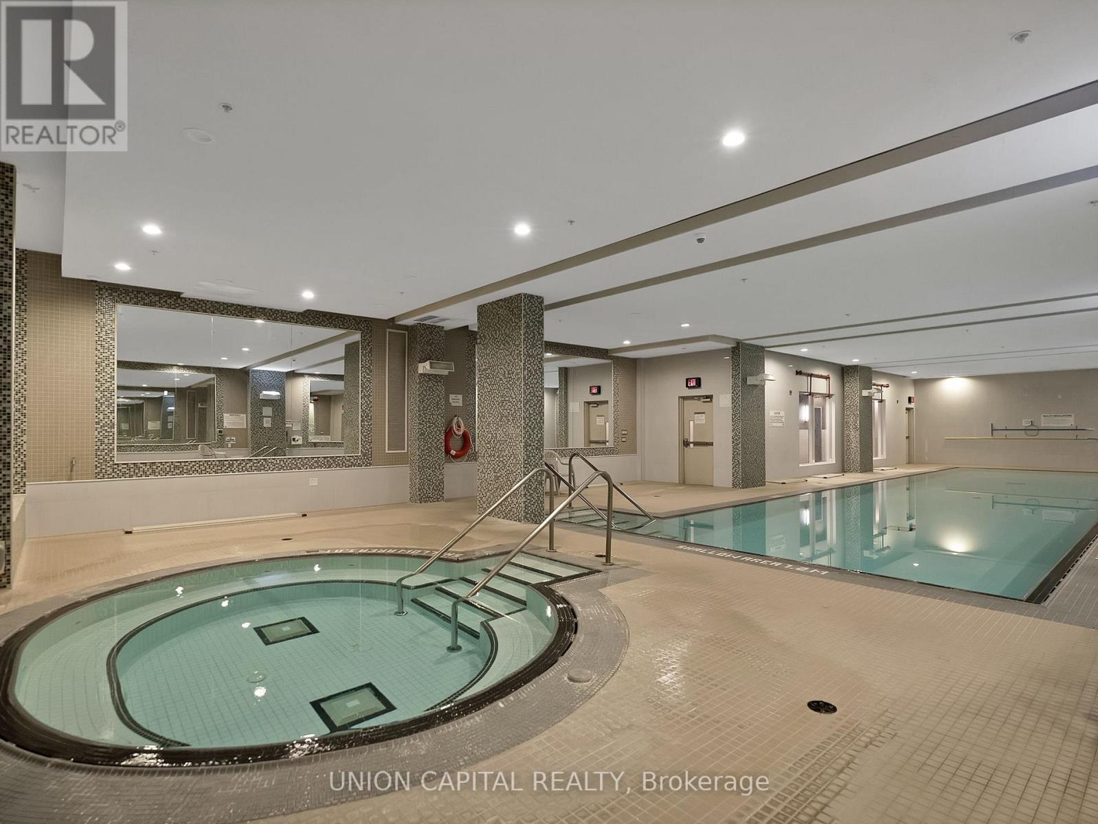 622 - 75 Norman Bethune Avenue E, Richmond Hill, ON - Indoor Photo Showing Other Room With In Ground Pool
