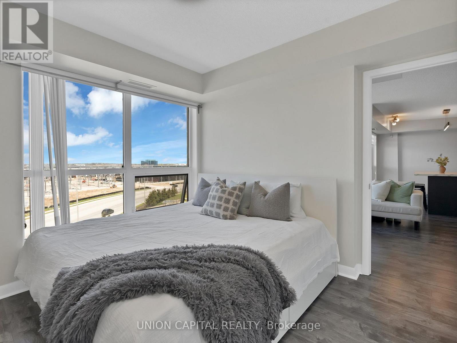 622 - 75 Norman Bethune Avenue E, Richmond Hill, ON - Indoor Photo Showing Bedroom