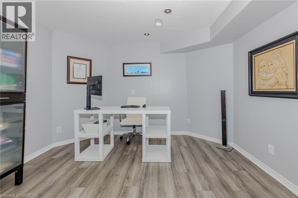 Home office with light wood-style floors - 32 Vineberg Drive, Hamilton, ON - Indoor