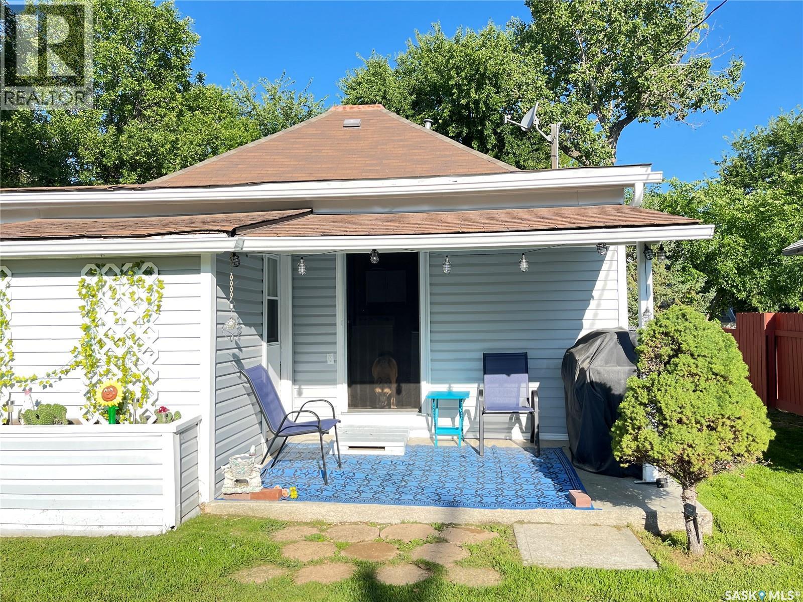 214 Marsh Street, Maple Creek, SK - Outdoor With Deck Patio Veranda