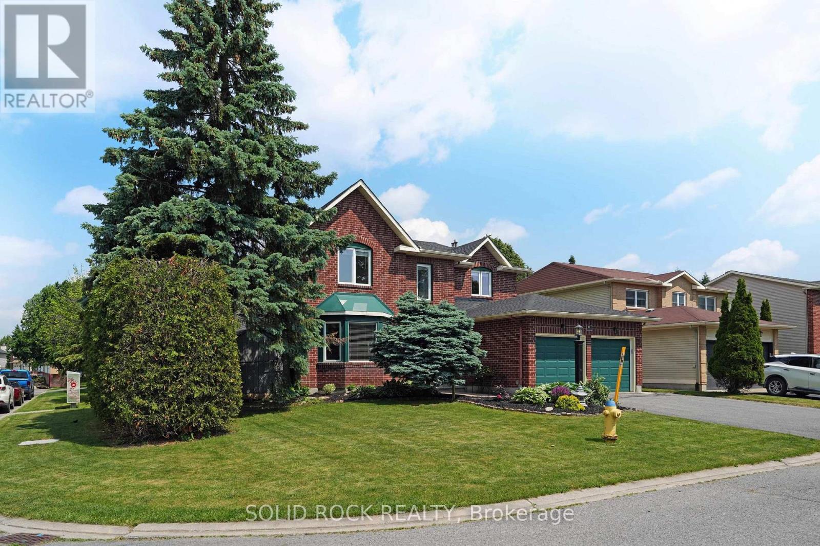 41 Framingham Crescent, Ottawa, ON - Outdoor With Facade