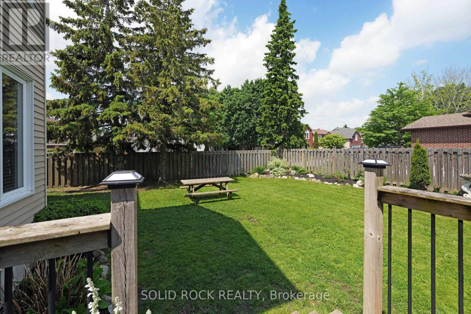 41 Framingham Crescent, Ottawa, ON - Outdoor With Backyard