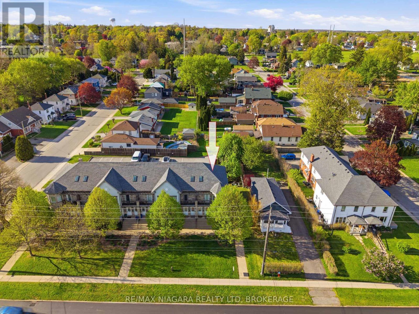 106 - 6045 Dunn Street, Niagara Falls (Dorchester), ON - Outdoor With View