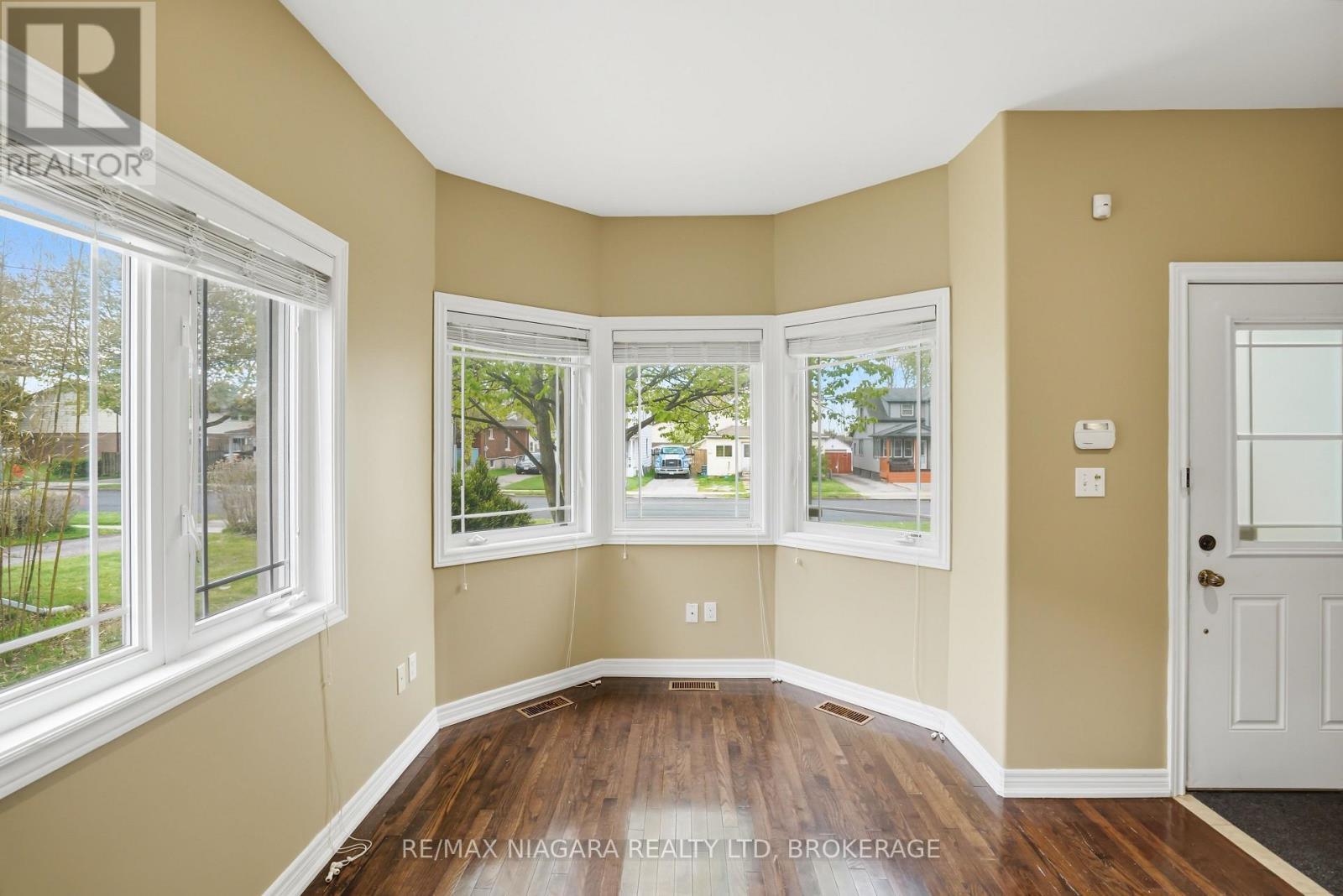106 - 6045 Dunn Street, Niagara Falls (Dorchester), ON - Indoor Photo Showing Other Room