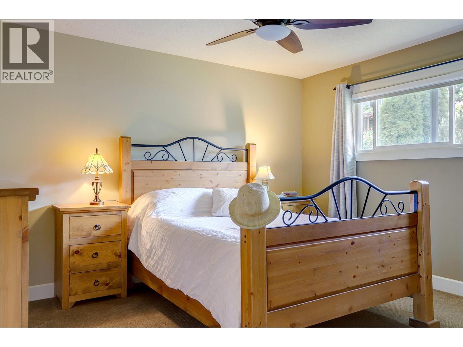 8308 Kalview Drive, Coldstream, BC - Indoor Photo Showing Bedroom