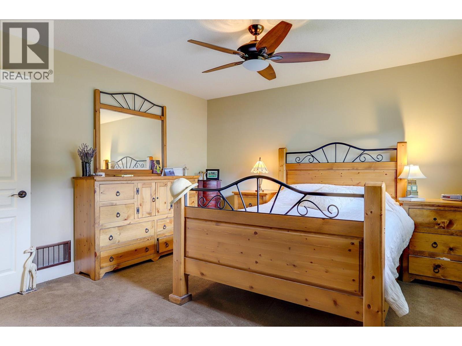 8308 Kalview Drive, Coldstream, BC - Indoor Photo Showing Bedroom