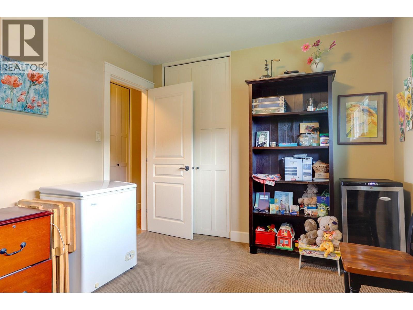 8308 Kalview Drive, Coldstream, BC - Indoor