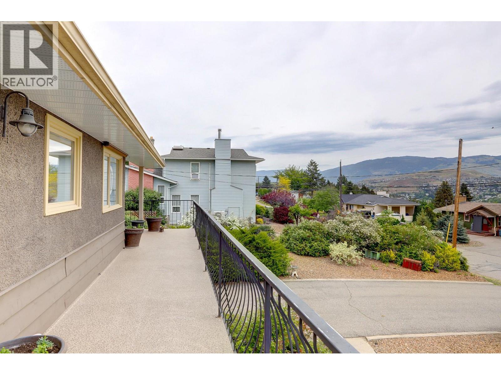 8308 Kalview Drive, Coldstream, BC - Outdoor