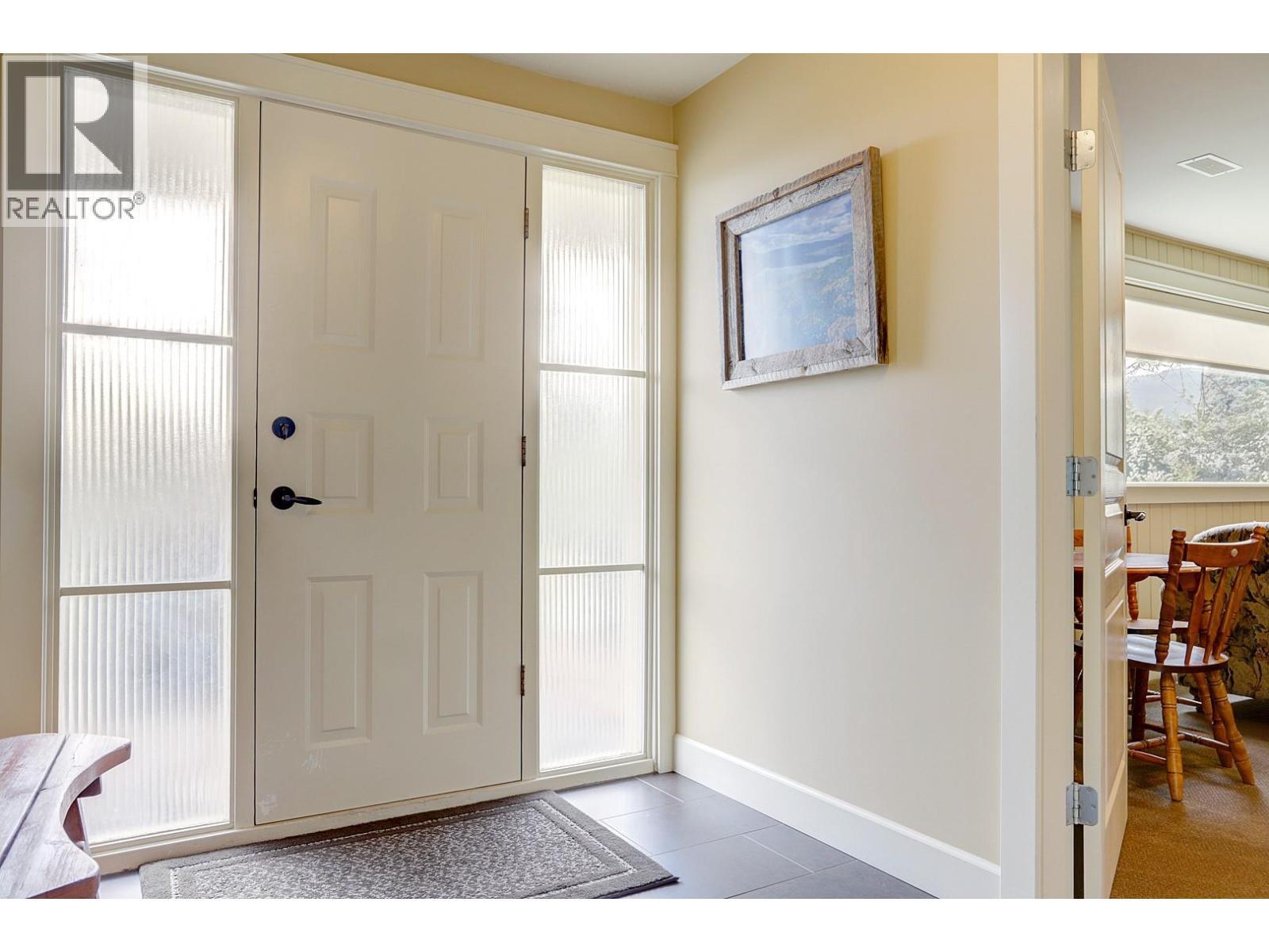 8308 Kalview Drive, Coldstream, BC - Indoor Photo Showing Other Room