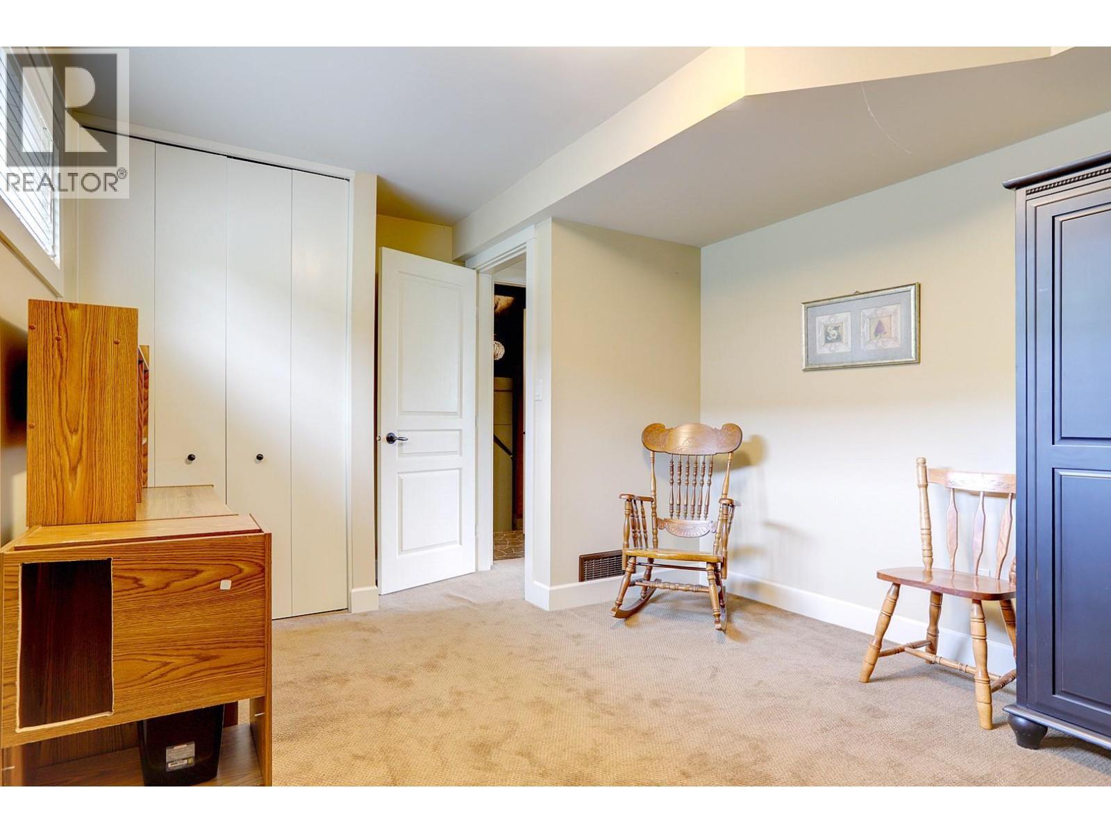 8308 Kalview Drive, Coldstream, BC - Indoor