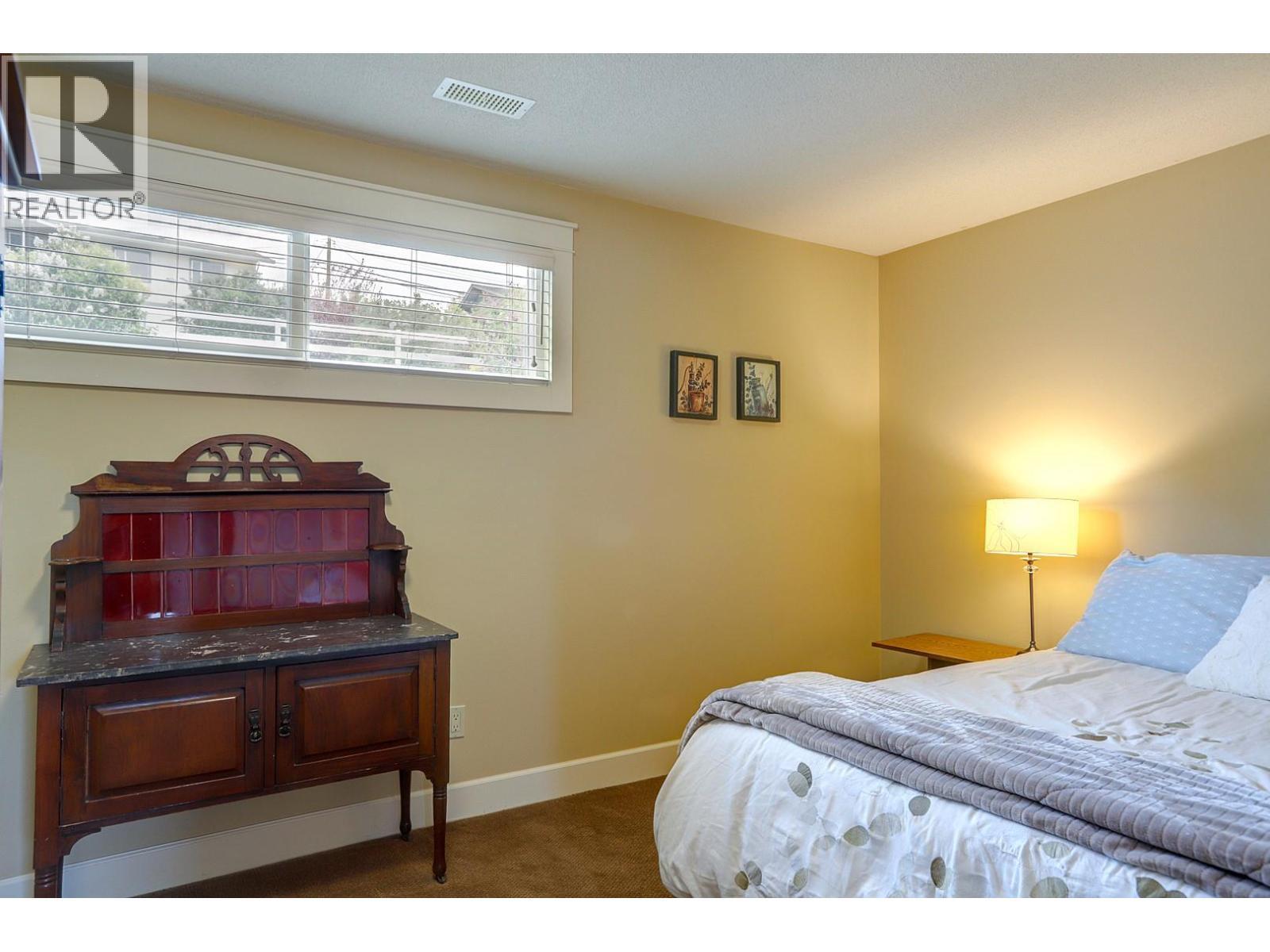 8308 Kalview Drive, Coldstream, BC - Indoor Photo Showing Bedroom