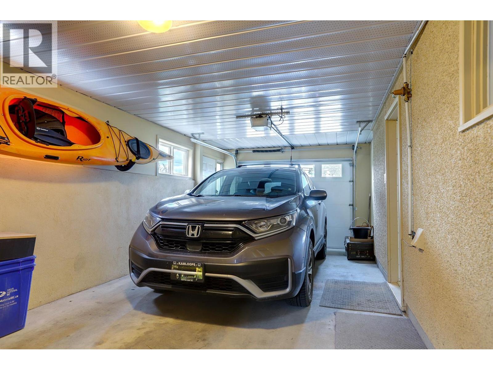 8308 Kalview Drive, Coldstream, BC - Indoor Photo Showing Garage
